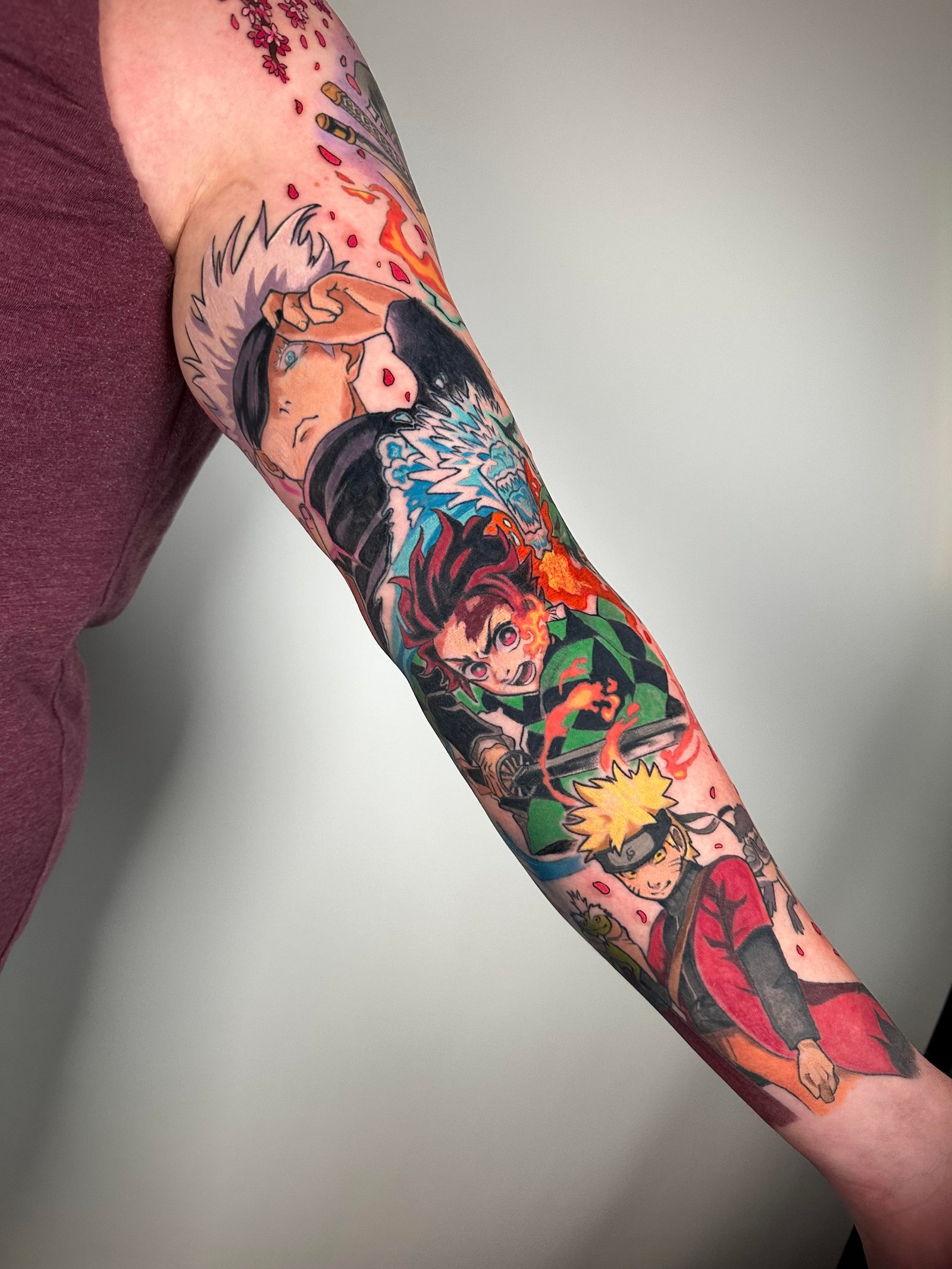 Tatuaje manga completa inspirado en anime.