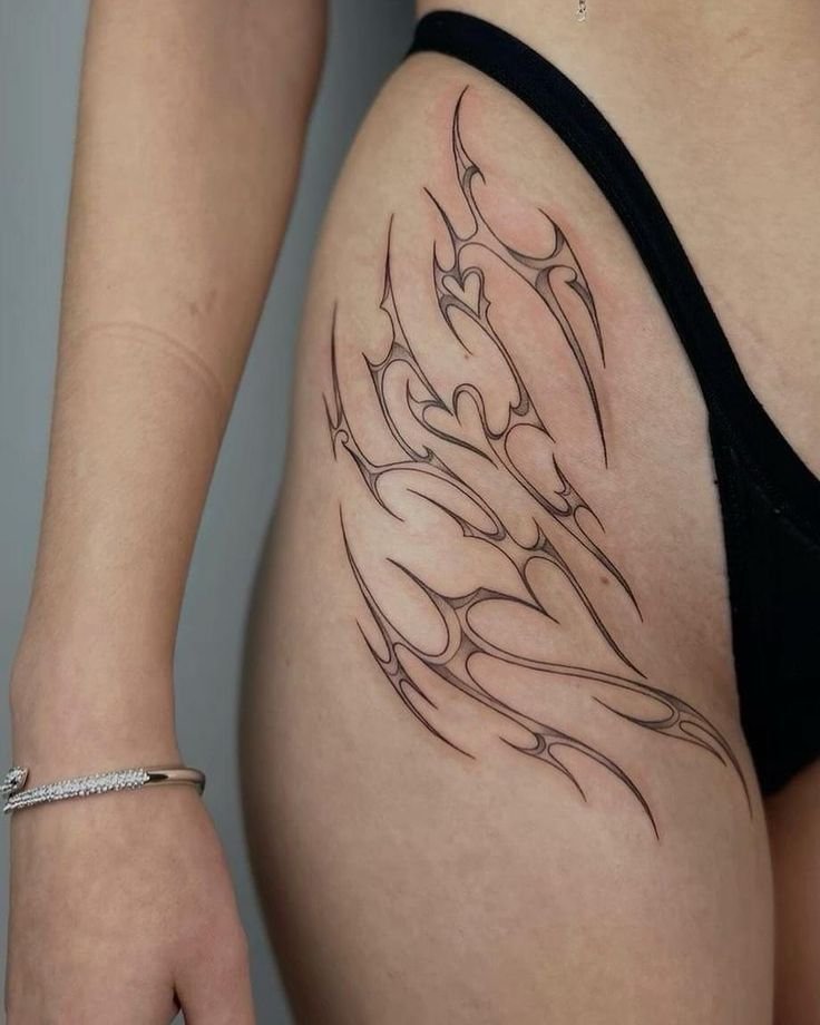 Tatuaje Neotribal abstracto.