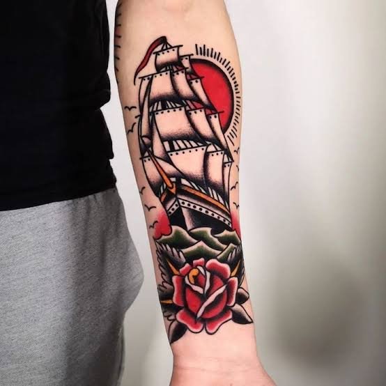 Tatuaje tradicional de barco antiguo.